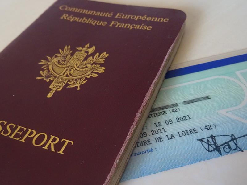Passeport et carte nationale d'identité